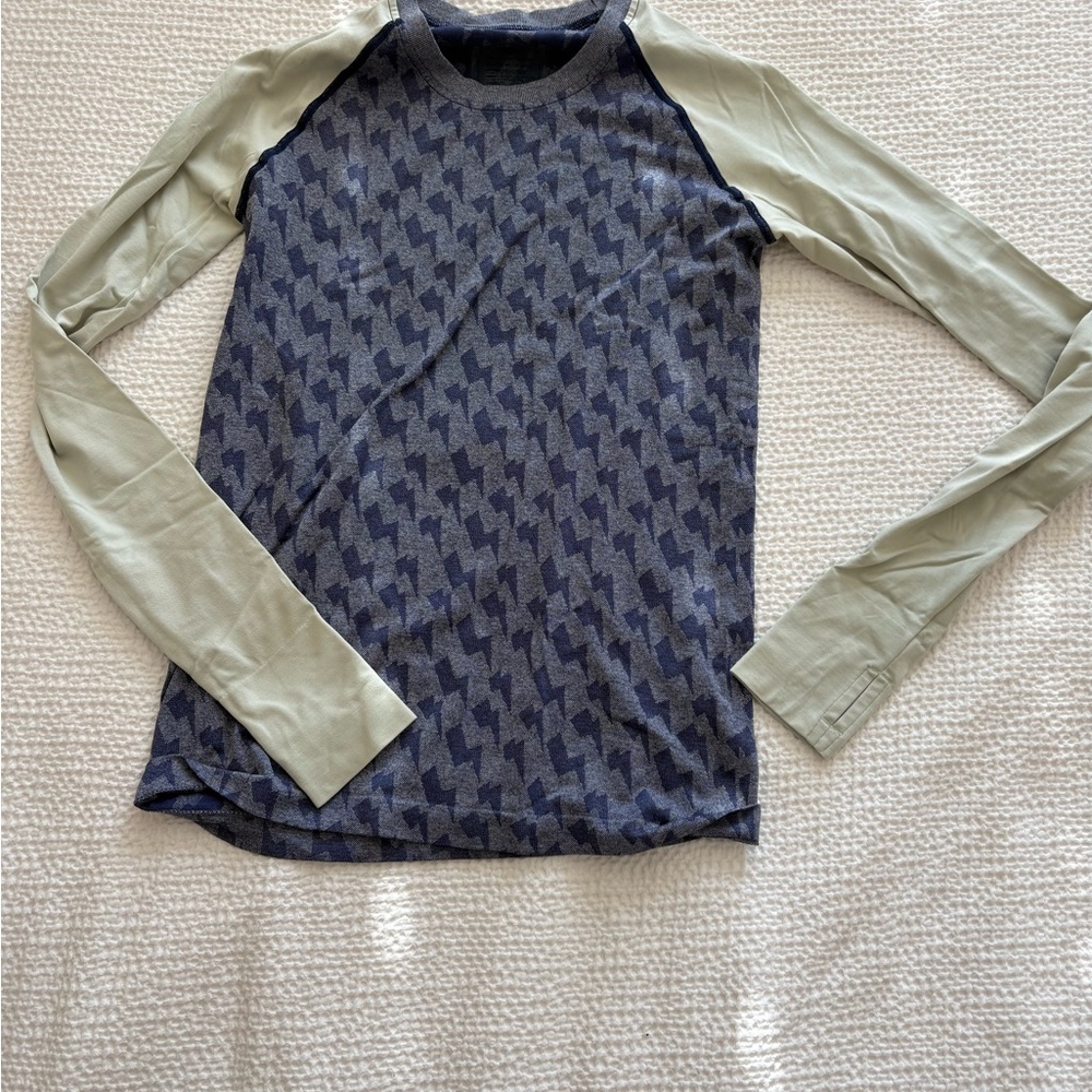 Oiselle Blue and Gray Long Sleeve athletic Top